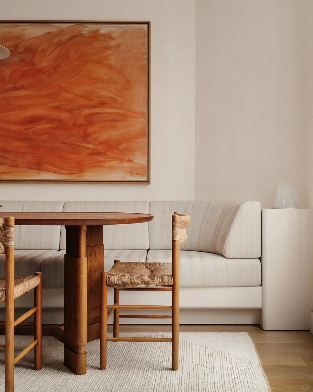 Elegant Wooden Dining Chair with Geometric Backrest