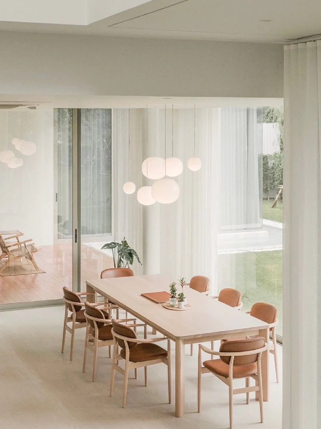 Elegant Dining Set with a Touch of Rustic Charm-Tanpinhause