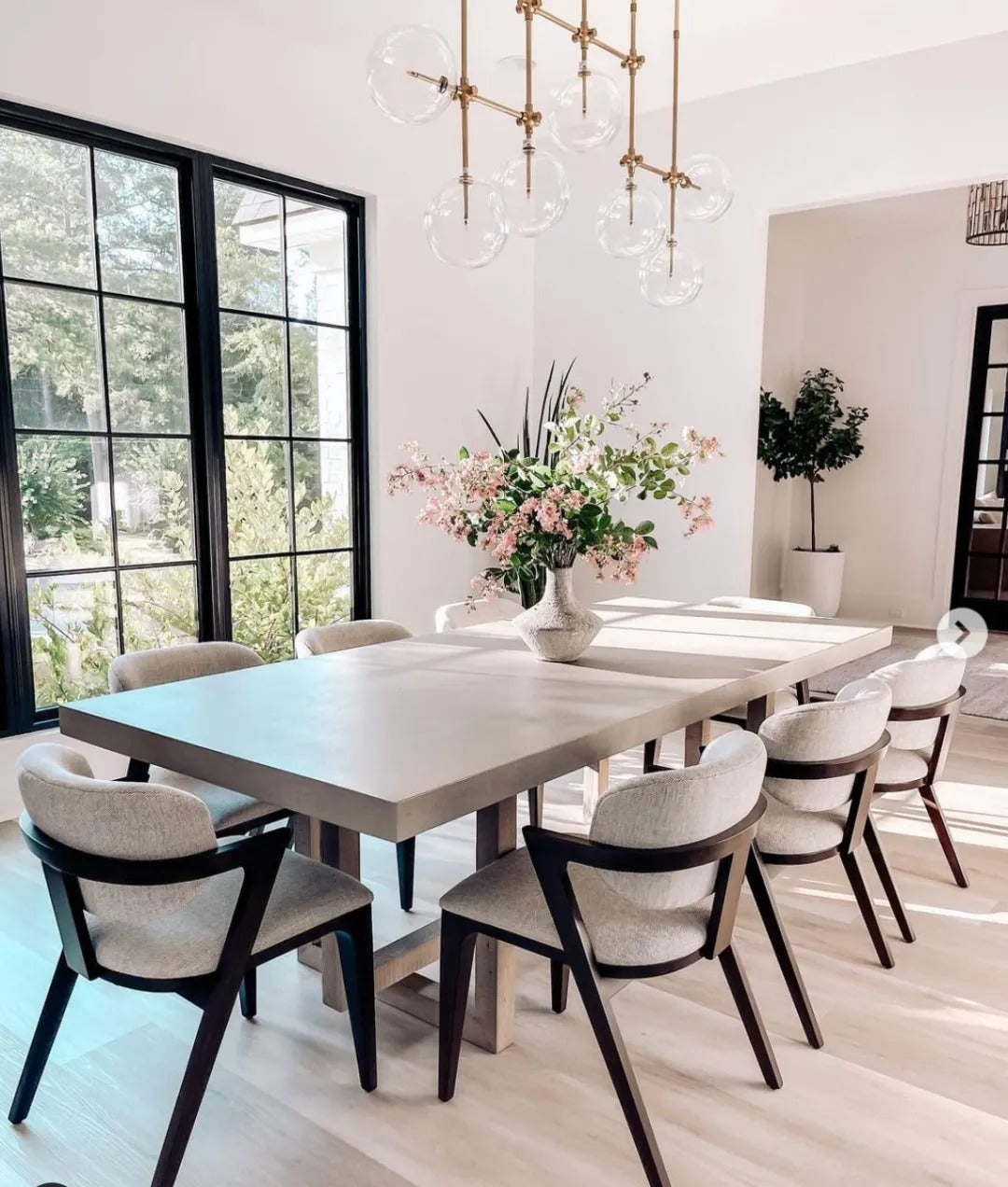 Elegant Dining Set with Modern Aesthetics